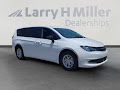 2025 Chrysler Voyager LX