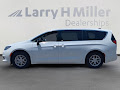 2025 Chrysler Voyager LX