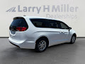 2025 Chrysler Voyager LX