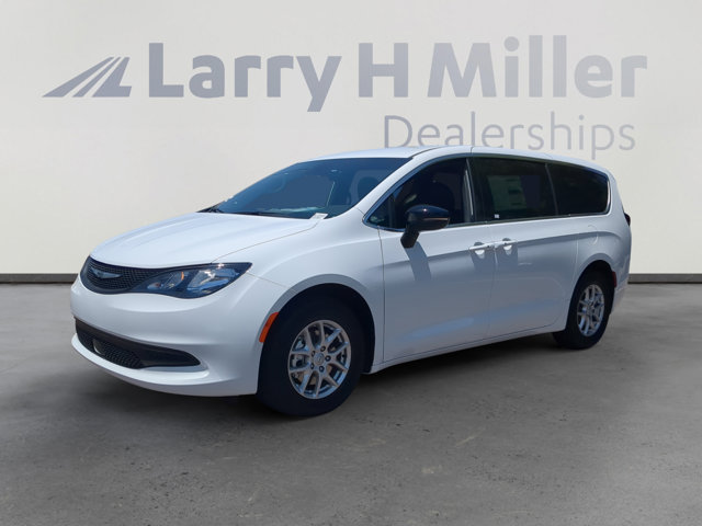 2025 Chrysler Voyager LX