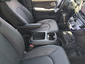 2025 Chrysler Voyager LX