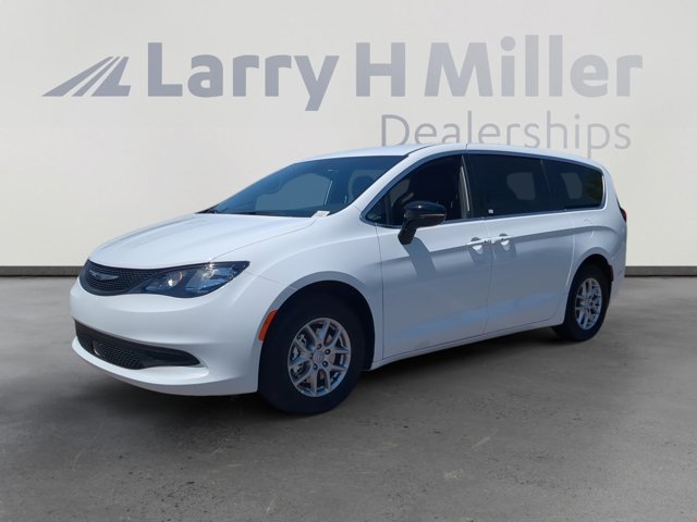 2025 Chrysler Voyager LX