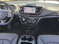 2025 Chrysler Voyager LX