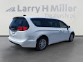 2025 Chrysler Voyager LX