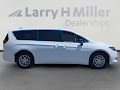 2025 Chrysler Voyager LX