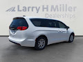 2025 Chrysler Voyager LX